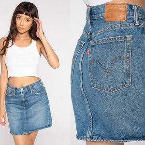 📌 Levi’s 501 faded denim jean skirt 25 waist or Junior's 5